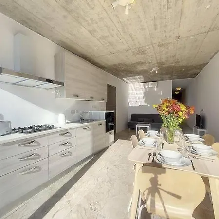 3 Bedroom Near Dome *