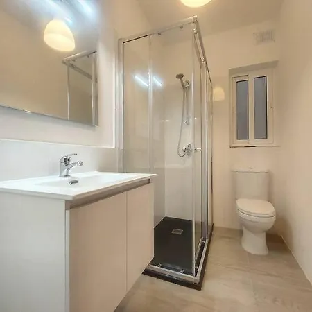 3 Bedroom Near Dome *